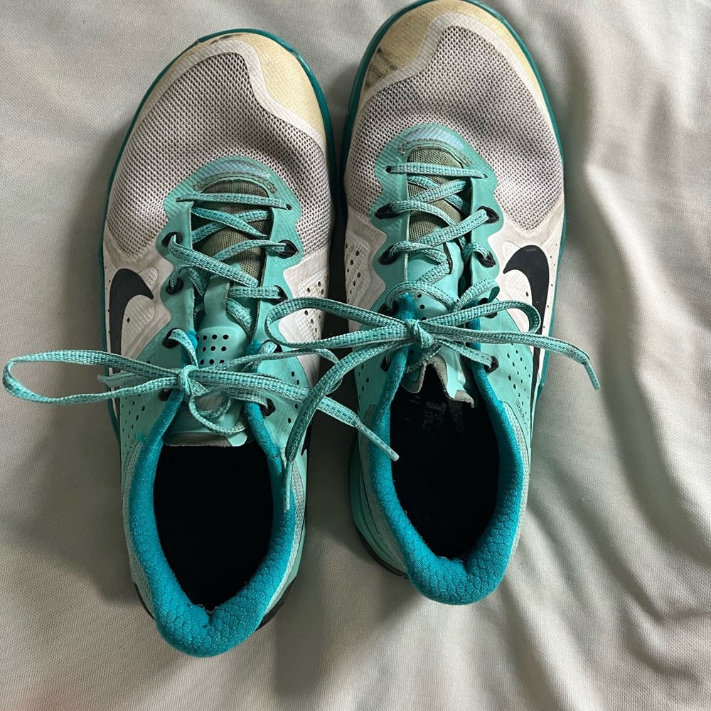 Nike Flywire Sneakers
